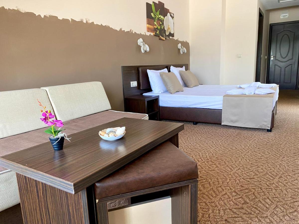 Family Hotel Teos Kiten  Bagian luar foto