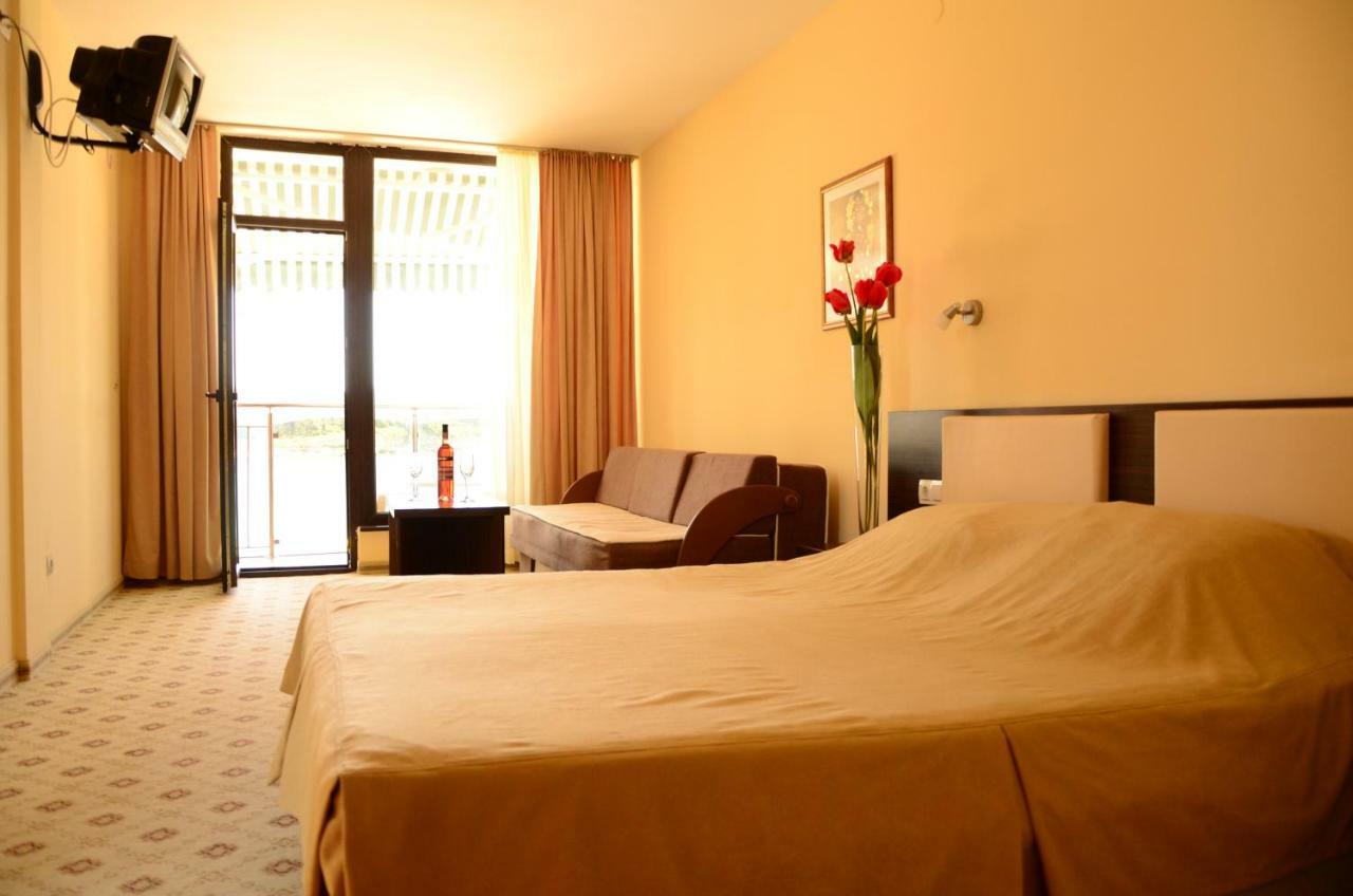 Family Hotel Teos Kiten  Bagian luar foto