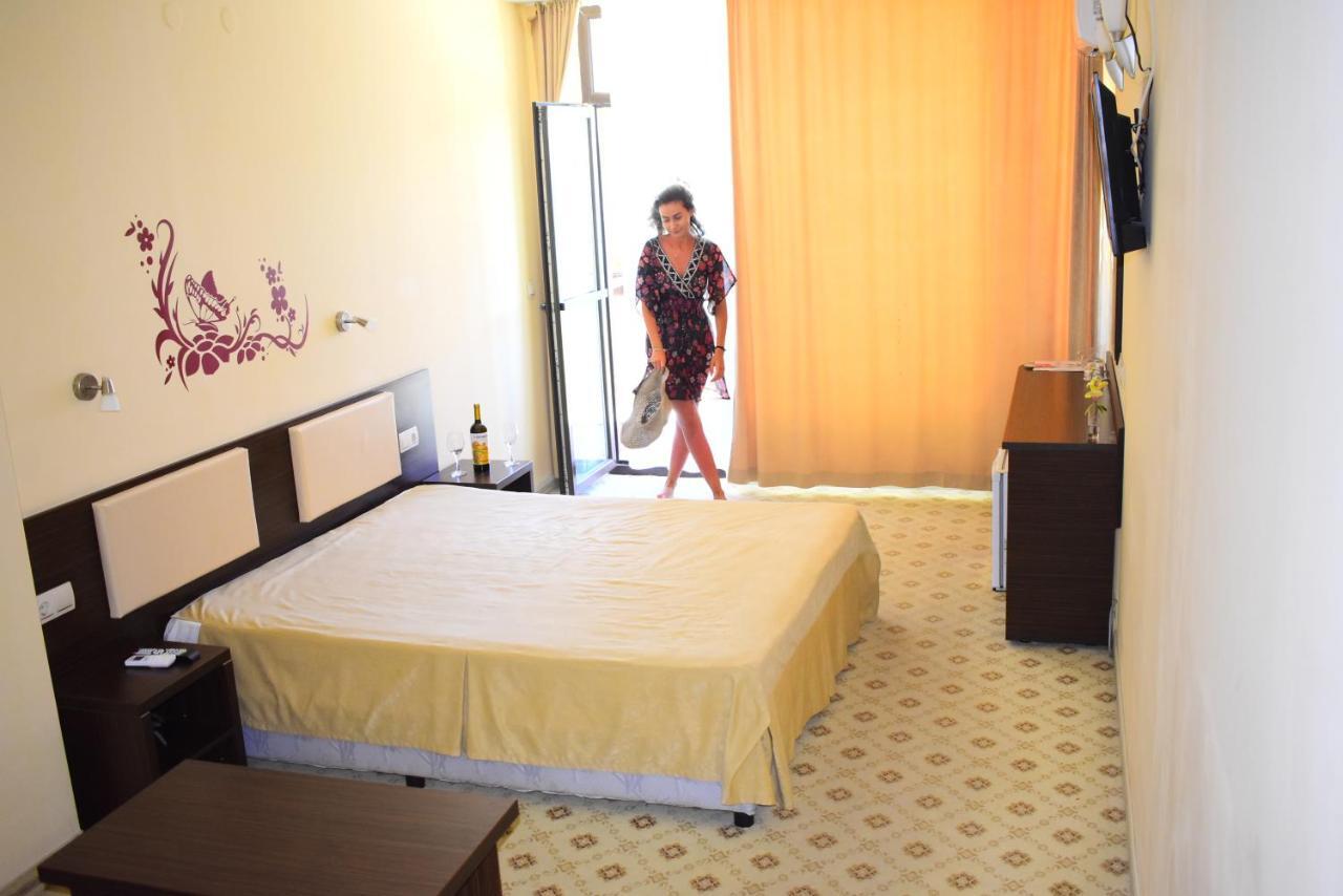 Family Hotel Teos Kiten  Bagian luar foto